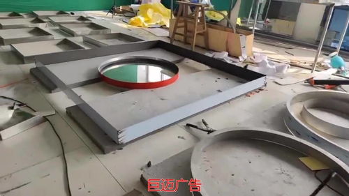 網紅千層鏡霓虹燈制作工藝與巨邁廣告專業(yè)定制方案